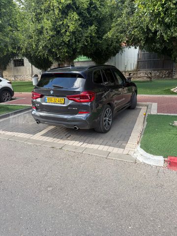 ב מ וו X3