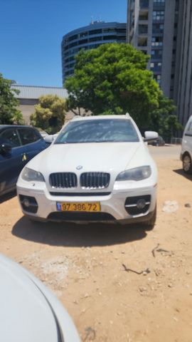 ב מ וו X6
