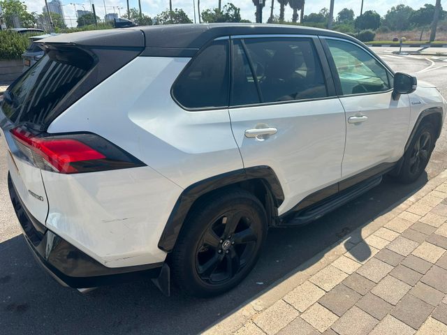 טויוטה RAV4