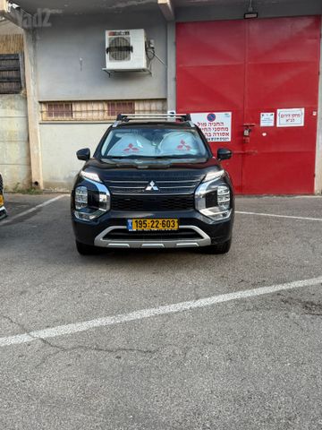 מיצובישי אאוטלנדר