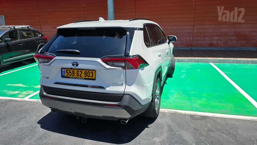 טויוטה RAV4