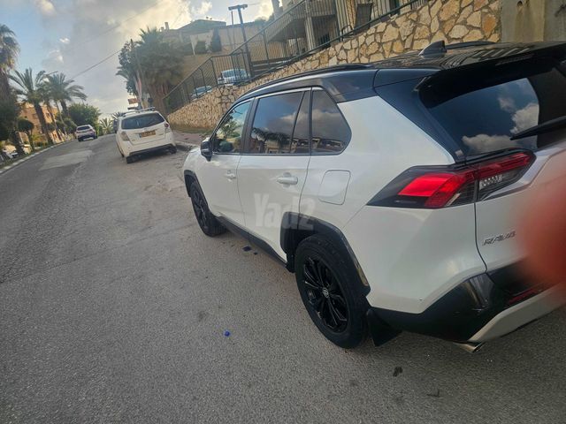 טויוטה RAV4