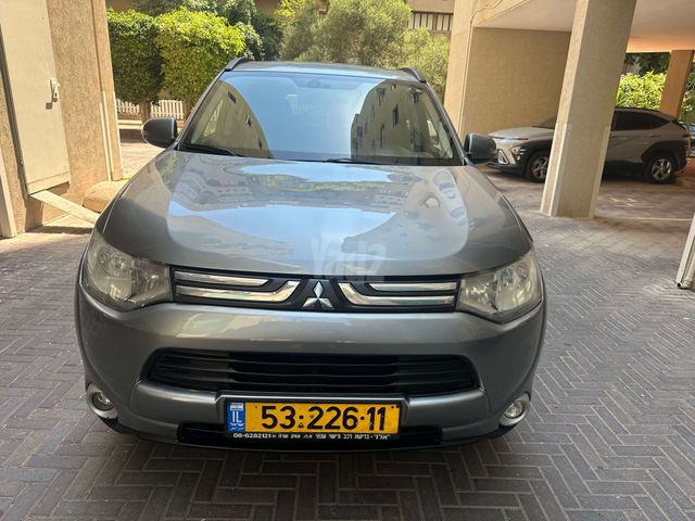 מיצובישי אאוטלנדר