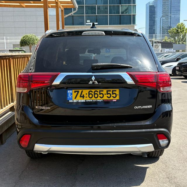 מיצובישי אאוטלנדר