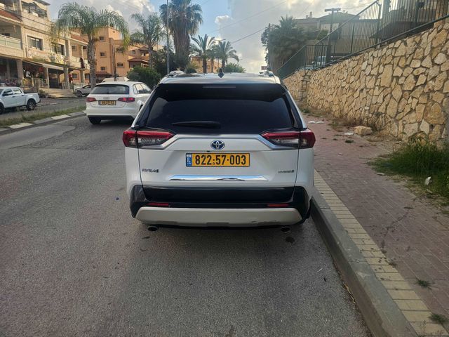 טויוטה RAV4