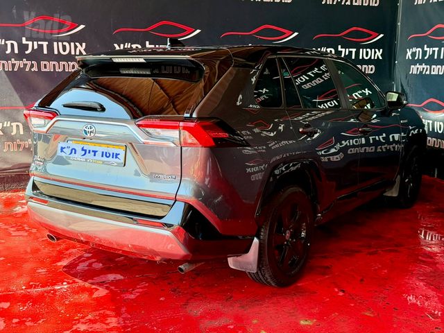 טויוטה RAV4
