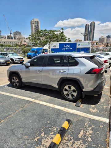טויוטה RAV4