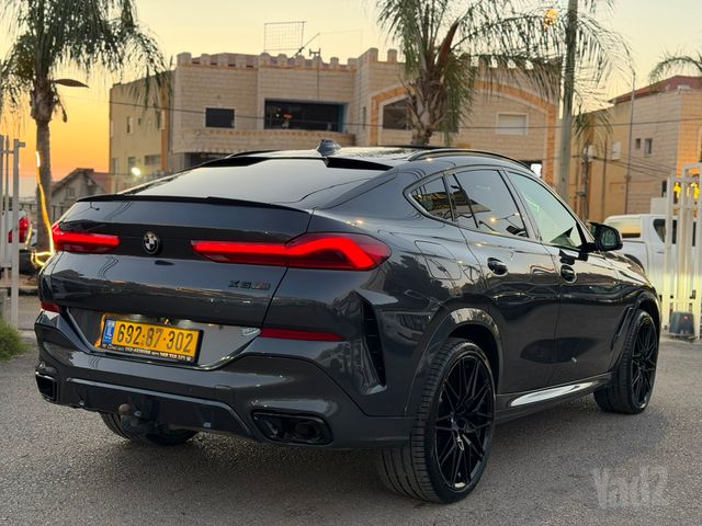 ב מ וו X6