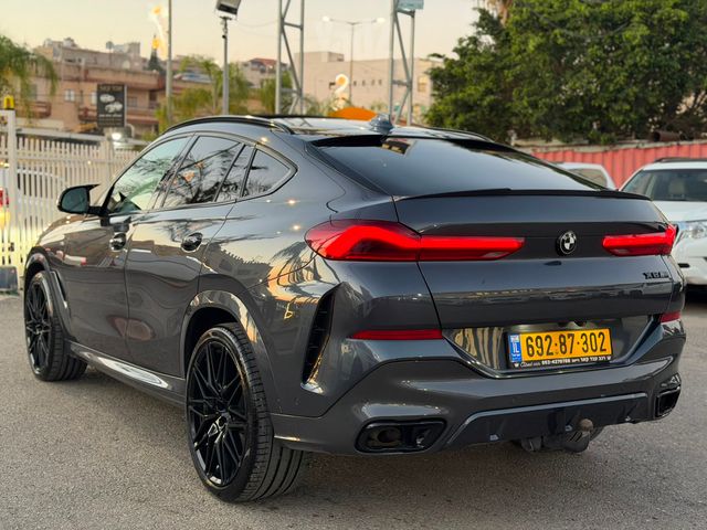 ב מ וו X6
