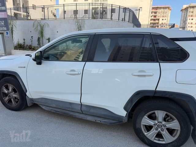 מודעת רכב טויוטה RAV4