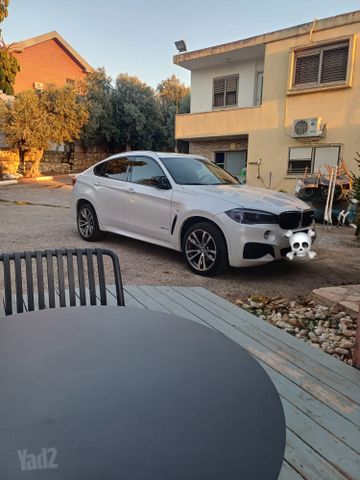 ב מ וו X6
