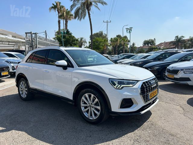 אאודי Q3