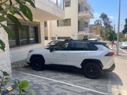 מודעת רכב טויוטה RAV4