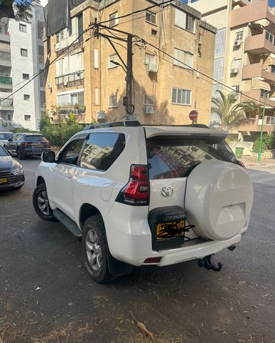 טויוטה לנד קרוזר