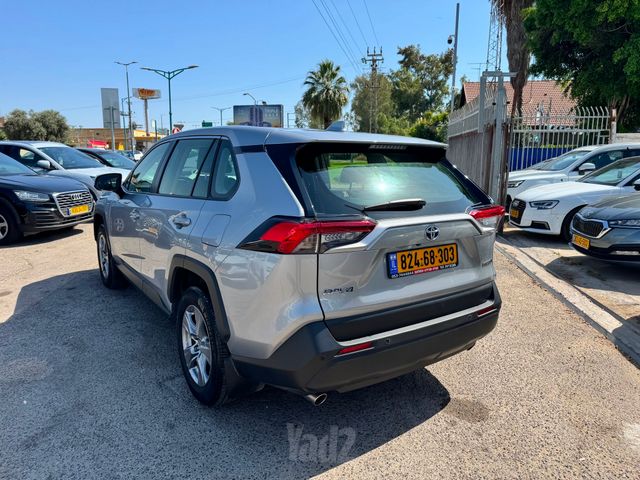 טויוטה RAV4