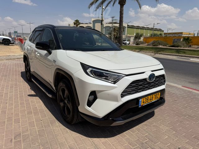 טויוטה RAV4