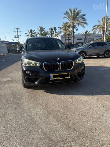 ב מ וו X1