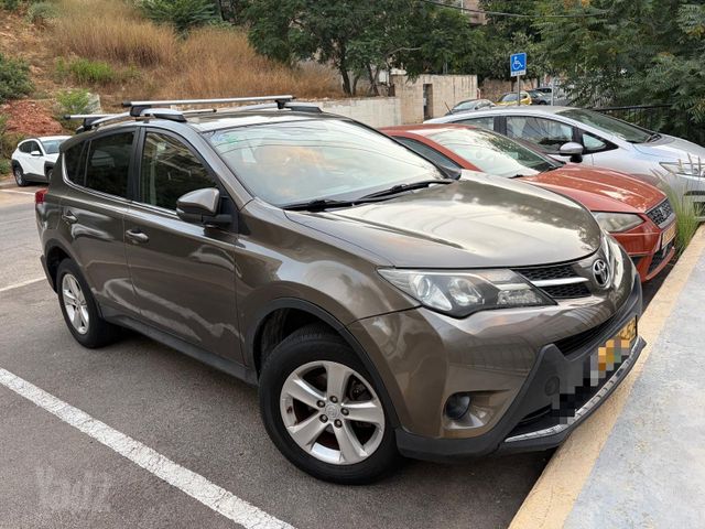 מודעת רכב טויוטה RAV4