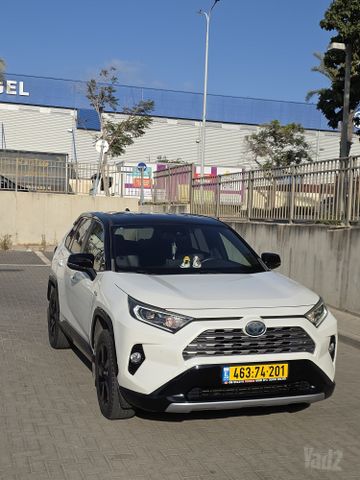 טויוטה RAV4