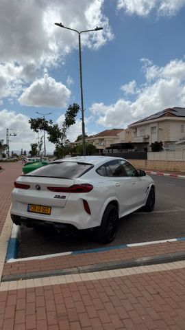 ב מ וו X6 M