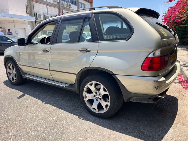 ב מ וו X5