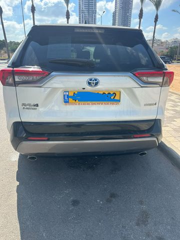 טויוטה RAV4