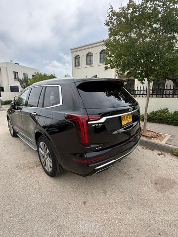 קאדילק XT6