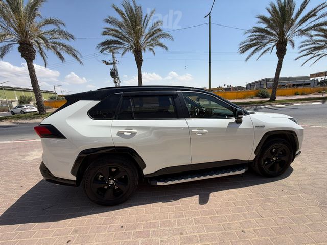 טויוטה RAV4