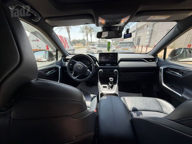 טויוטה RAV4