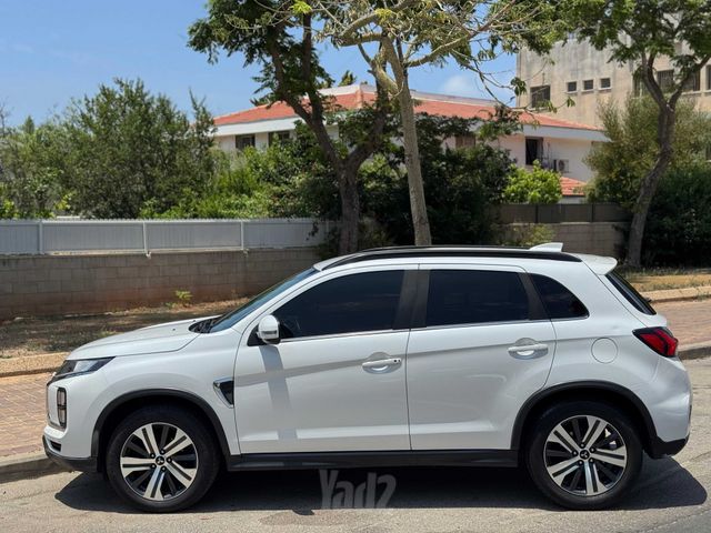 מודעת רכב מיצובישי ASX