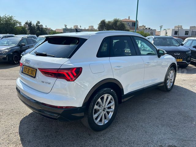 אאודי Q3