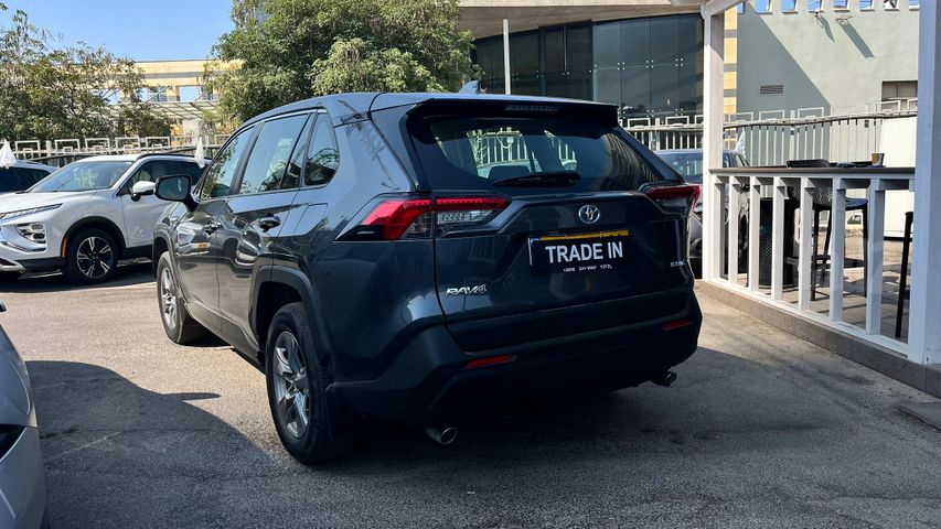 טויוטה RAV4