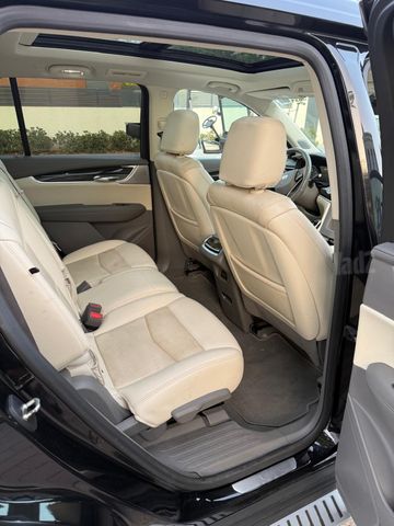 קאדילק XT6