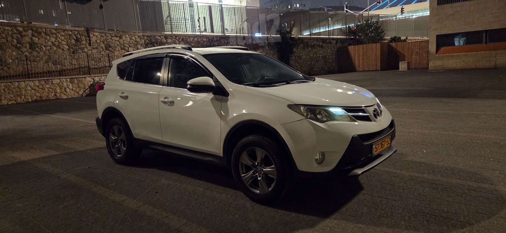 טויוטה RAV4