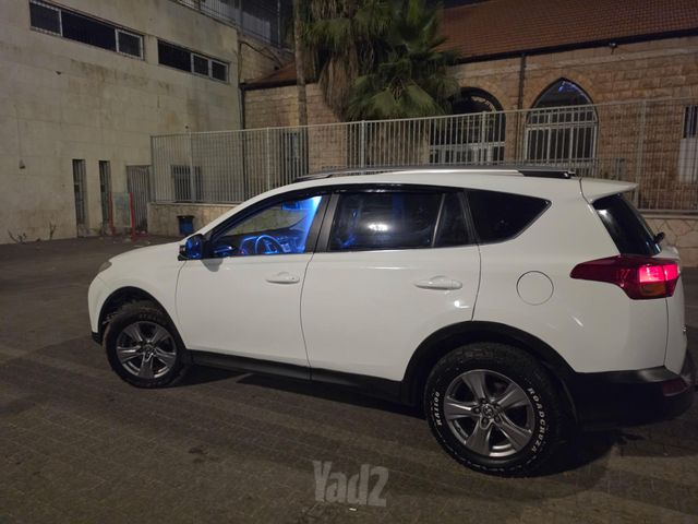 טויוטה RAV4