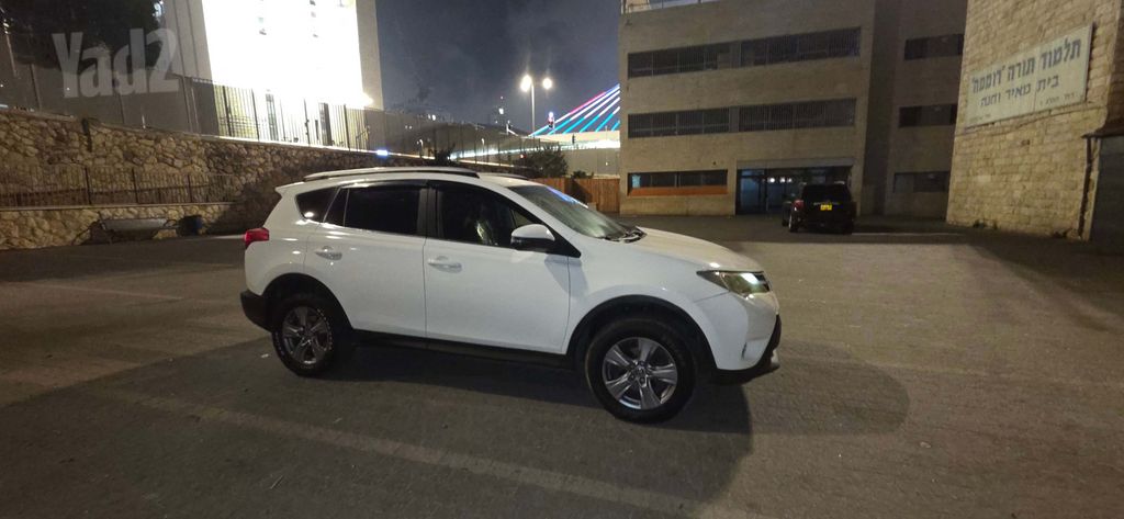 טויוטה RAV4