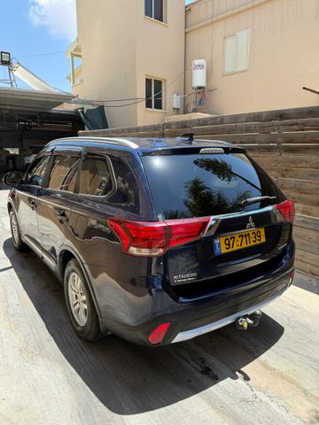 מיצובישי אאוטלנדר