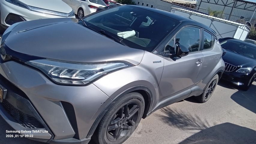 מודעת רכב טויוטה C-HR
