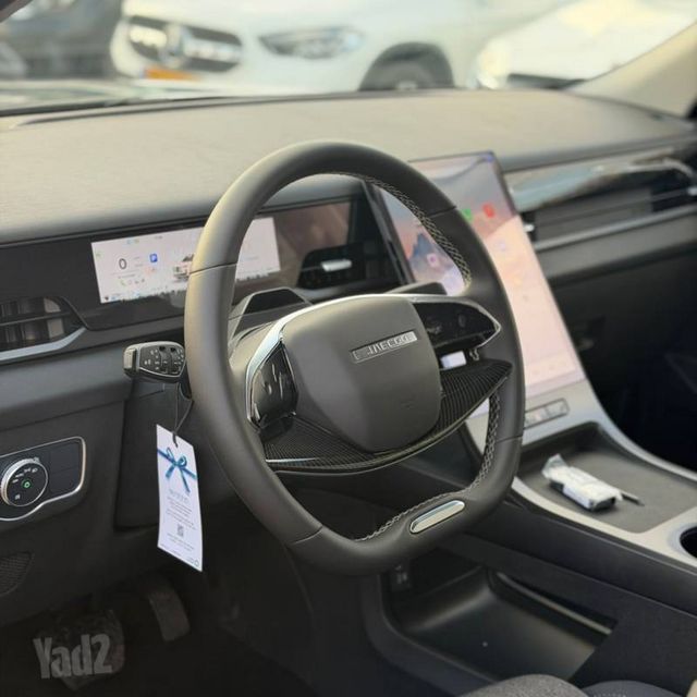 ג'אקו J5