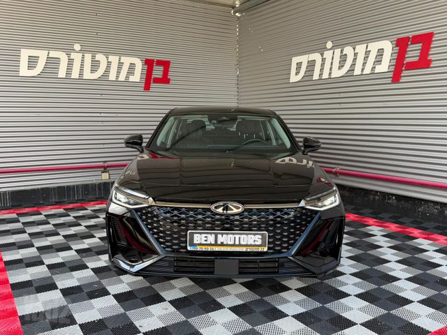 צ׳רי אריזו 8
