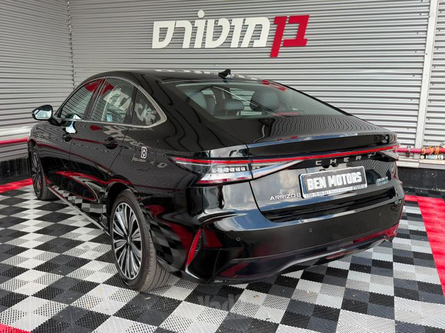צ׳רי אריזו 8