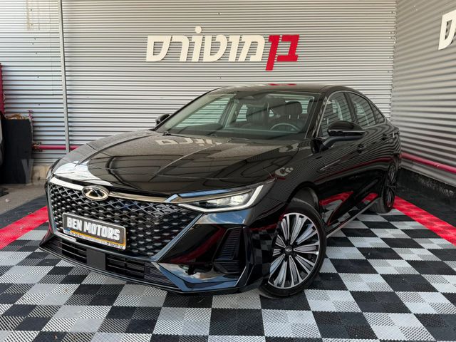 צ׳רי אריזו 8
