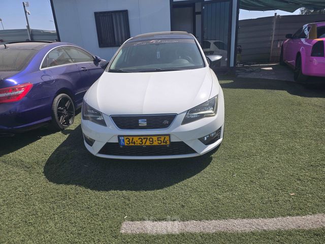 מודעת רכב סיאט לאון