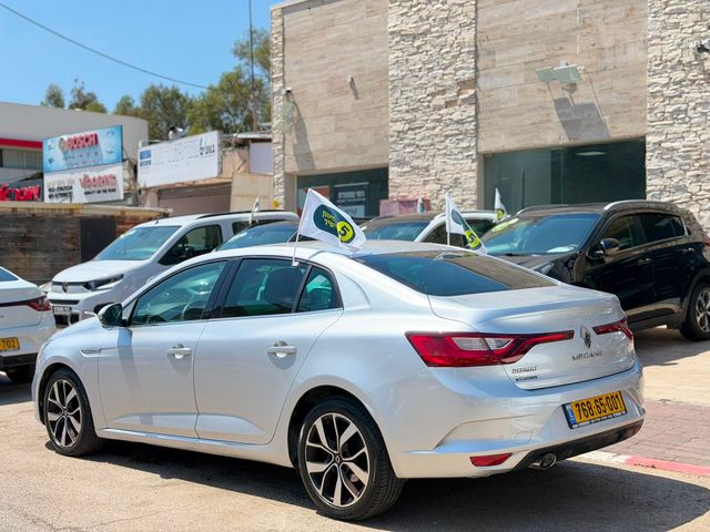 רנו מגאן
