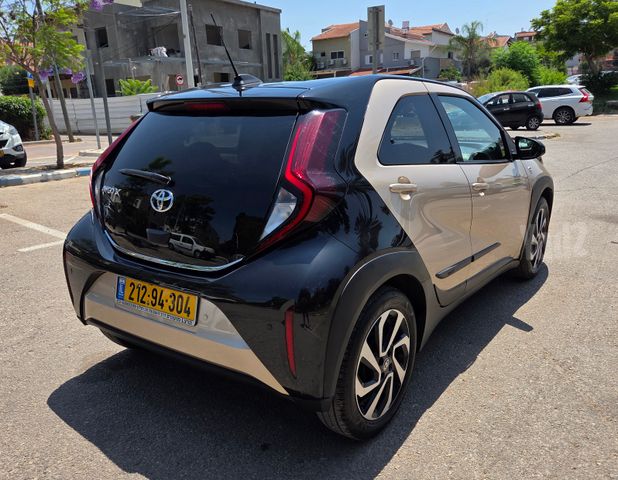 טויוטה אייגו X