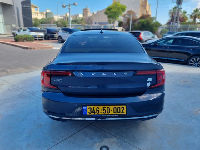 וולוו S90