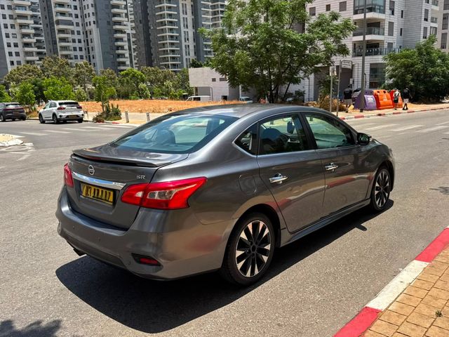 ניסאן סנטרה