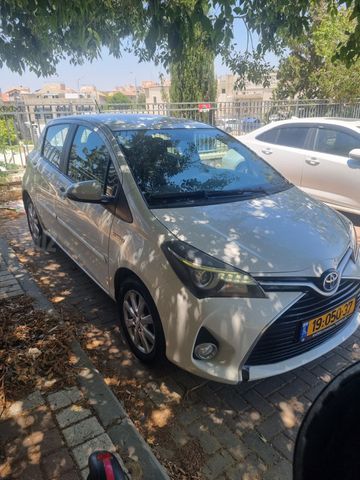 טויוטה יאריס
