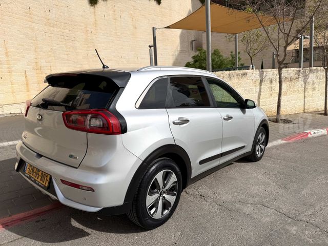 קיה נירו