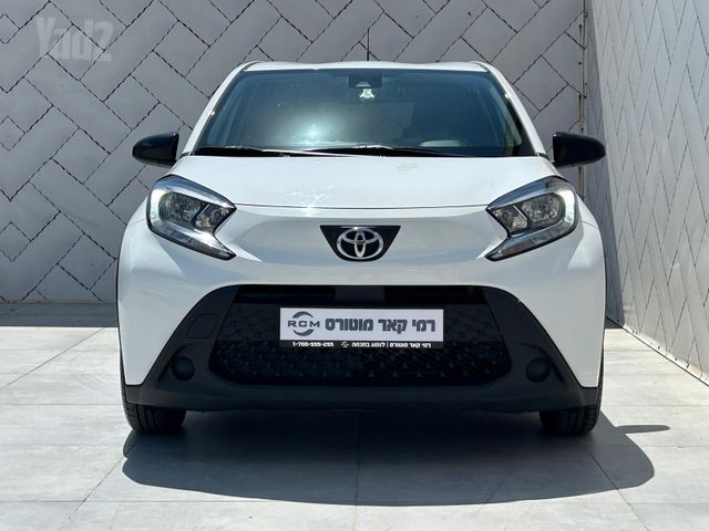 טויוטה אייגו X